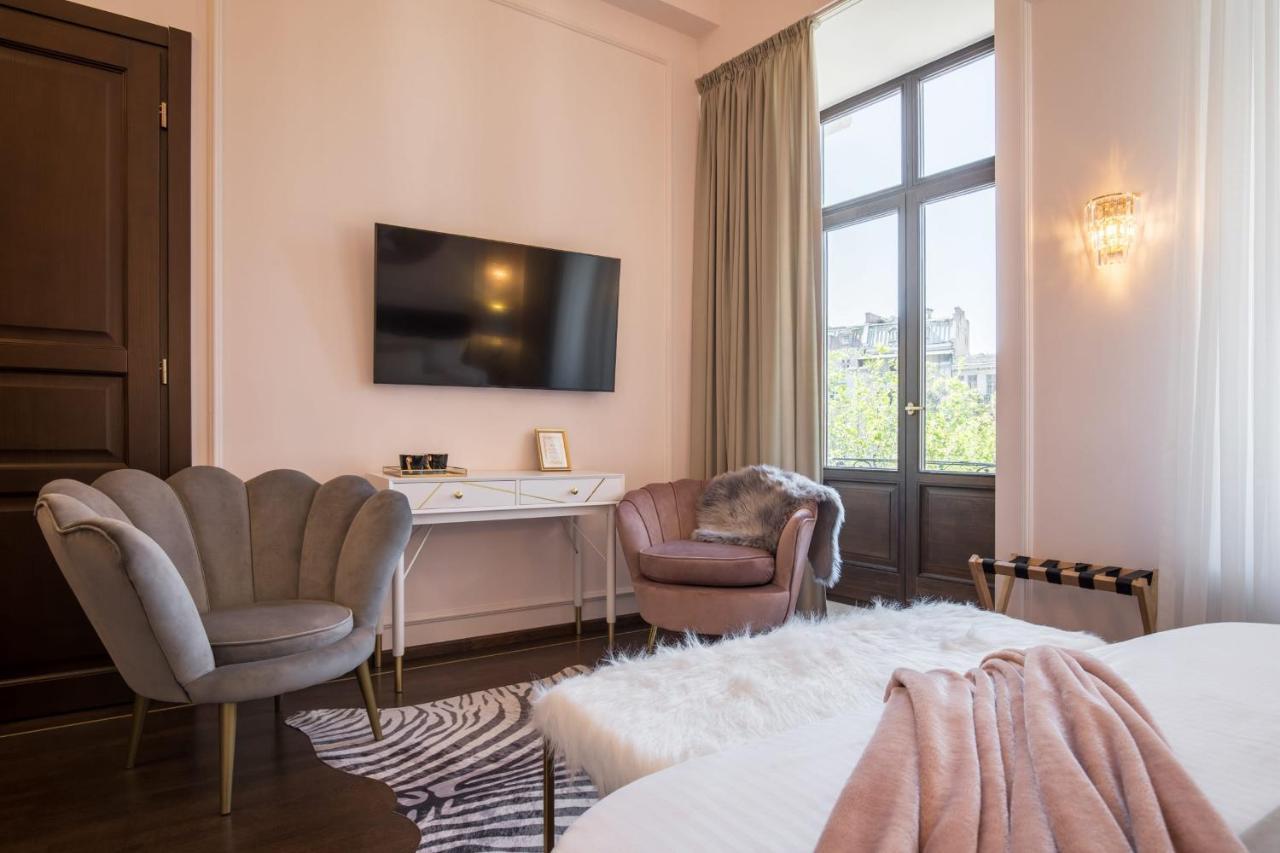 Holt Old Town Luxury Suites With Balcony Bucharest Exterior photo