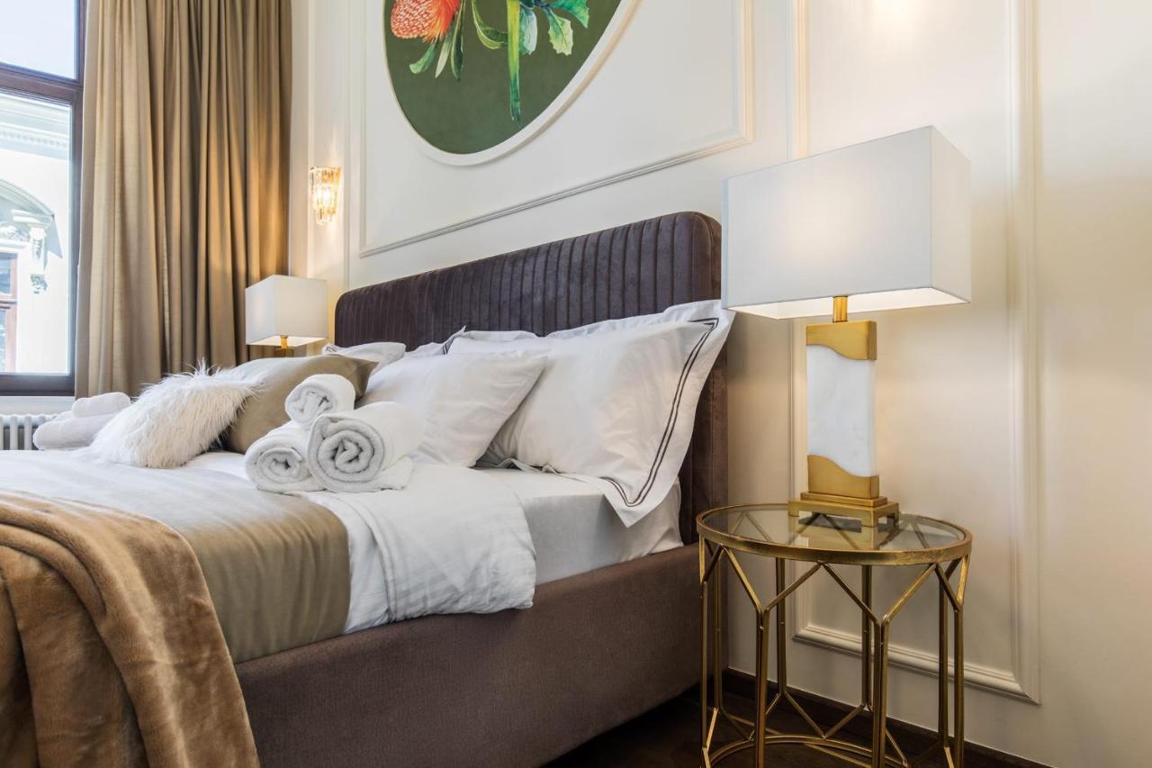 Holt Old Town Luxury Suites With Balcony Bucharest Exterior photo