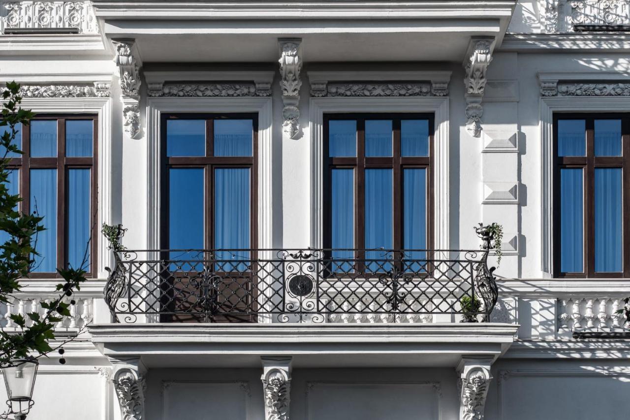 Holt Old Town Luxury Suites With Balcony Bucharest Exterior photo