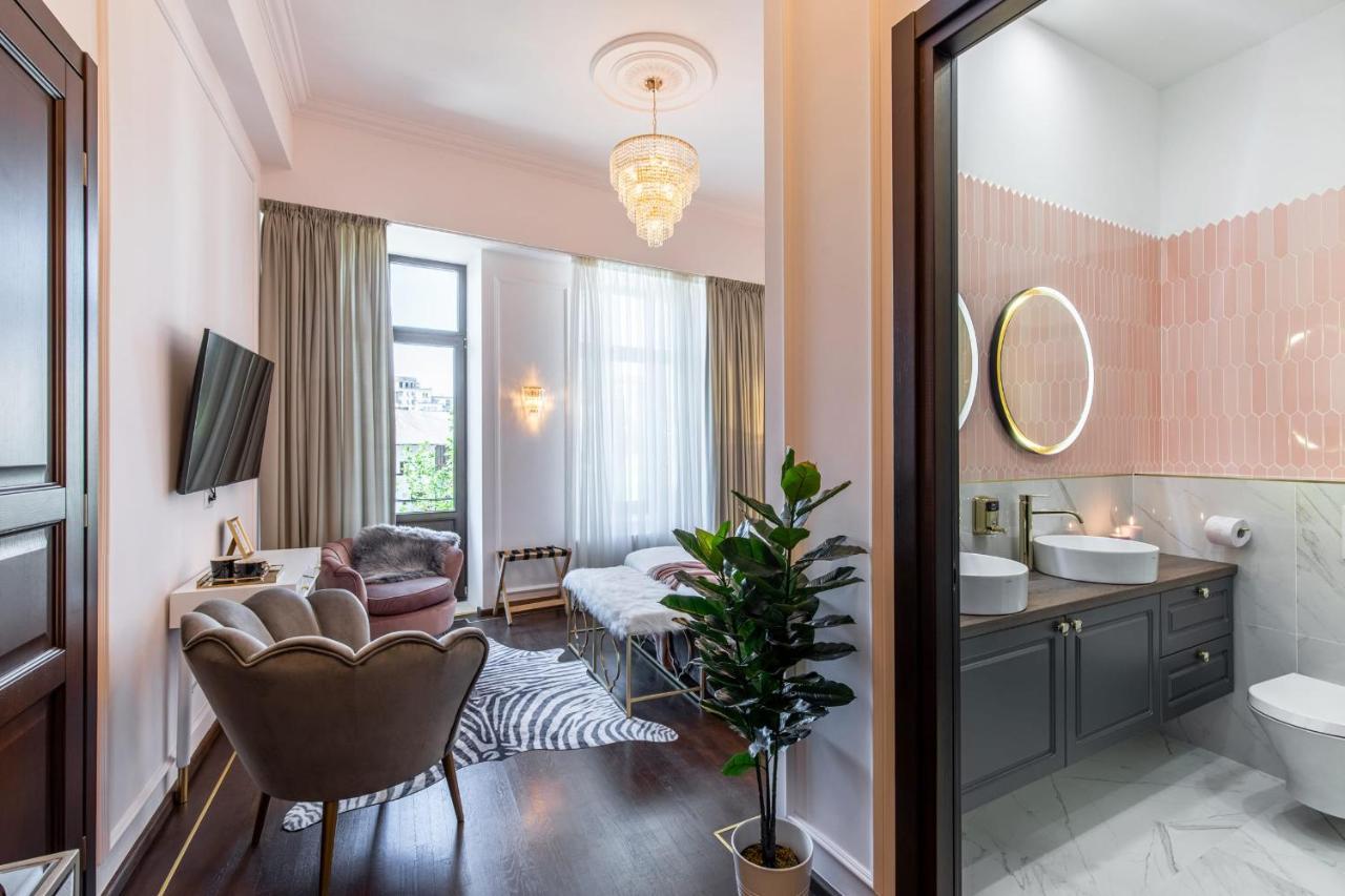 Holt Old Town Luxury Suites With Balcony Bucharest Exterior photo