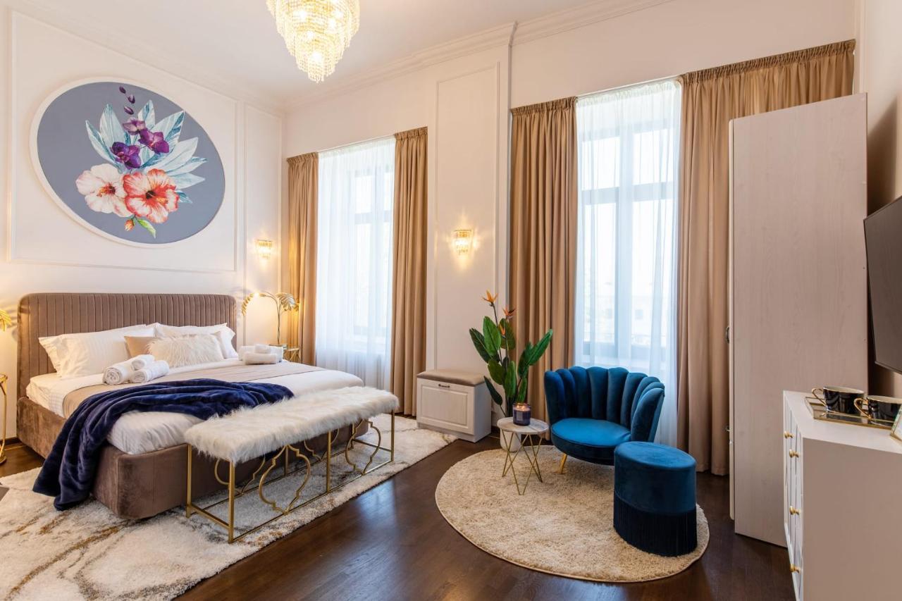 Holt Old Town Luxury Suites With Balcony Bucharest Exterior photo
