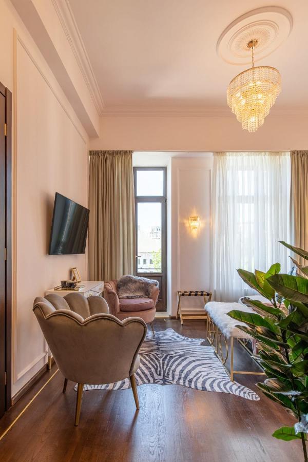 Holt Old Town Luxury Suites With Balcony Bucharest Exterior photo